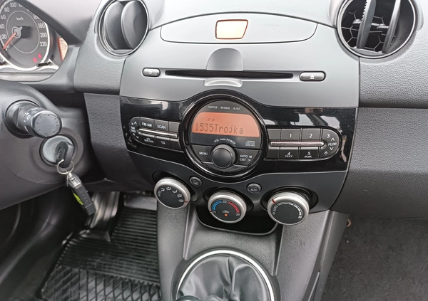 Mazda 2 cena 23900 przebieg: 134000, rok produkcji 2013 z Białobrzegi małe 254